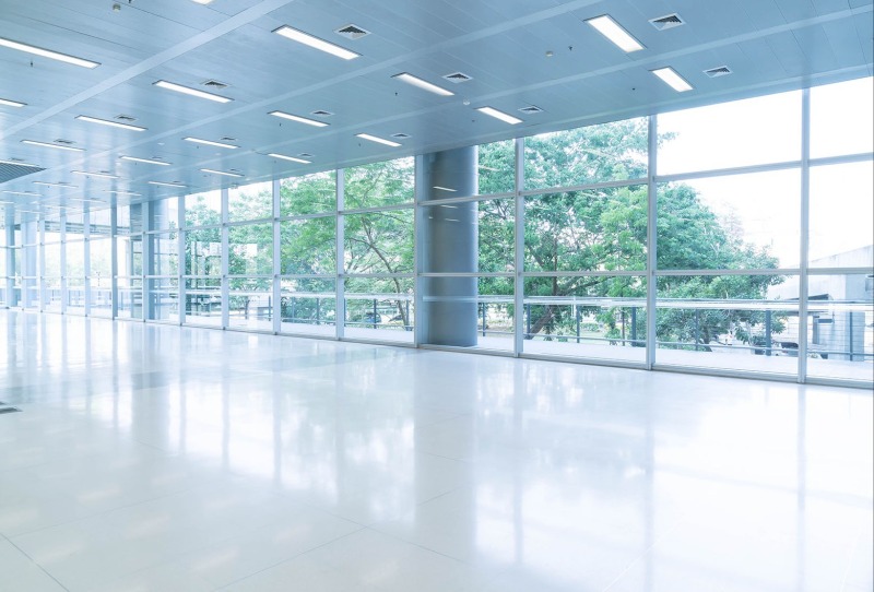 Locales comerciales y bajos para negocios